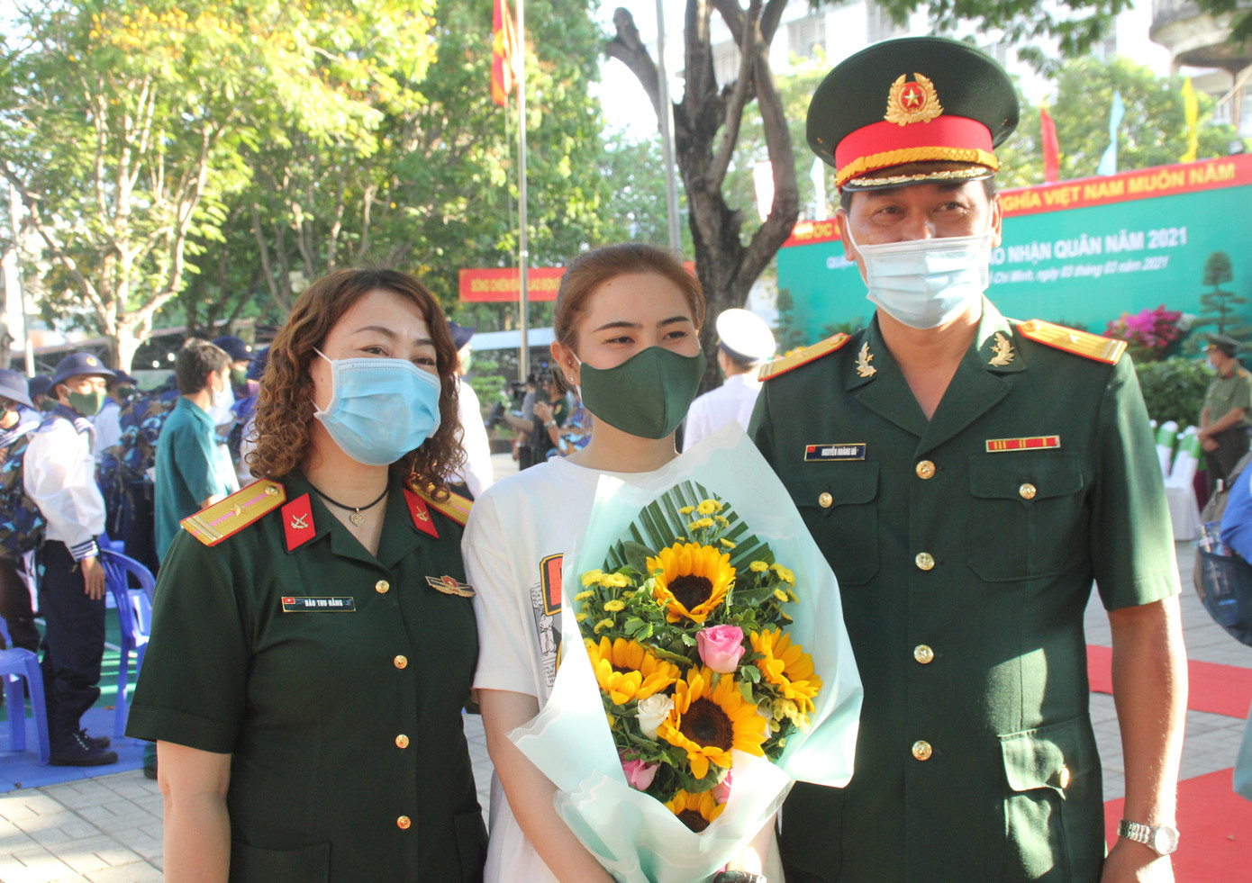 Gần 5.000 tân binh TPHCM, thanh niên ĐBSCL hăng hái lên đường bảo vệ Tổ quốc ảnh 11