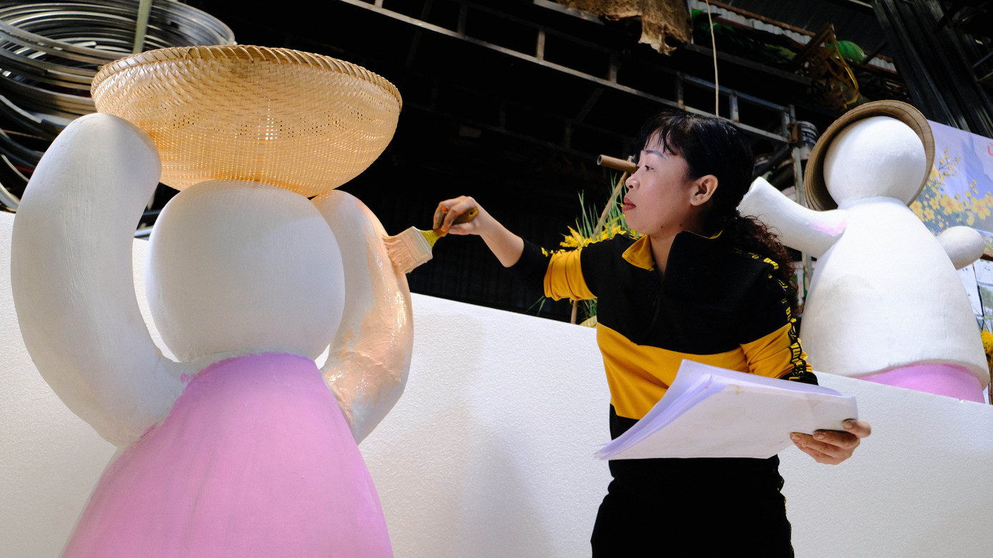 Tận thấy công đoạn chế tác linh vật phục vụ đường hoa Nguyễn Huệ Tết Tân Sửu 2021 ảnh 16