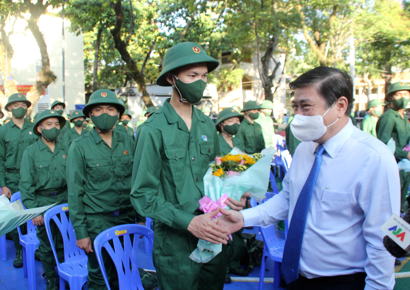 Gần 5.000 tân binh TPHCM, thanh niên ĐBSCL hăng hái lên đường bảo vệ Tổ quốc ảnh 10