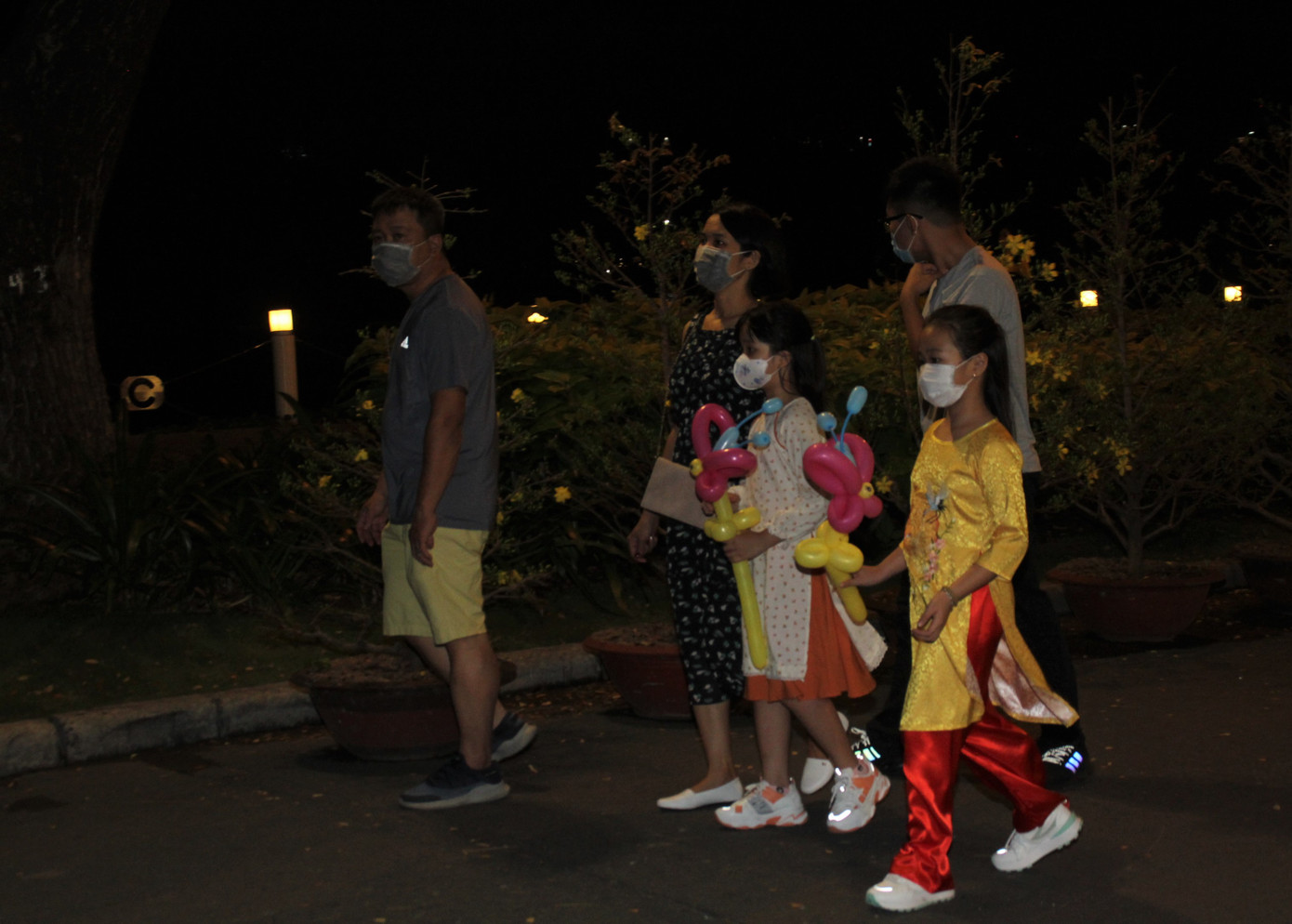 Hội hoa xuân Phú Mỹ Hưng mang cảnh trí các nước lân cận để chia sẻ với du khách không về nước dịp Tết ảnh 4