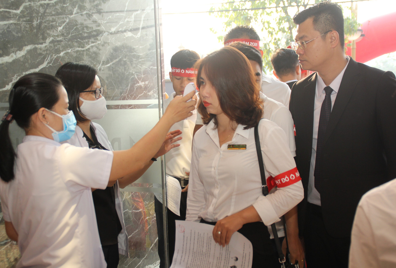 Rộn ràng ngày hội hiến máu Chủ nhật Đỏ trên đất Thủ ảnh 7