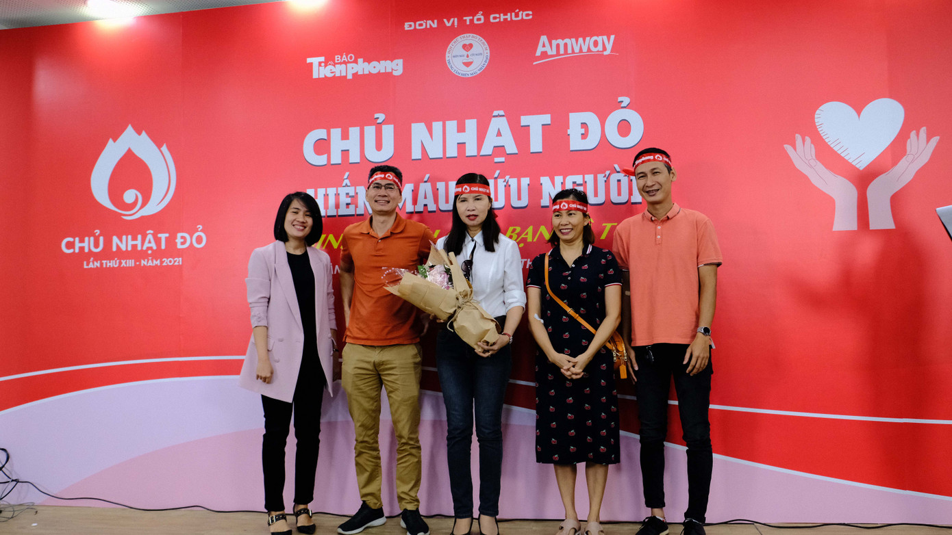 Sôi nổi ngày hội hiến máu Chủ nhật Đỏ 2021 tại TPHCM ảnh 1