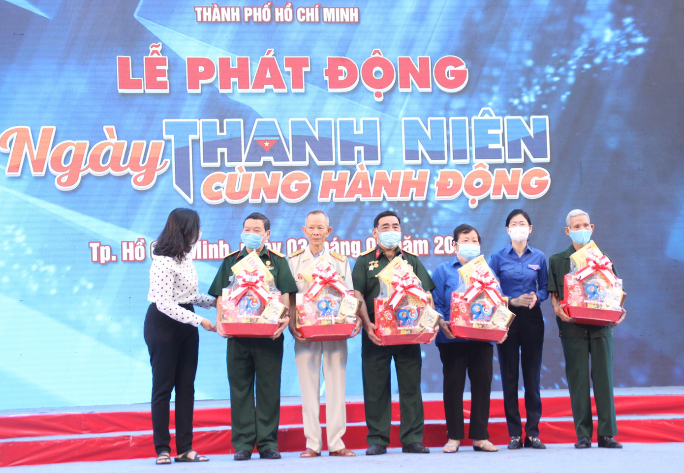 Tuổi trẻ TPHCM hưởng ứng 'Ngày thanh niên cùng hành động' ảnh 2