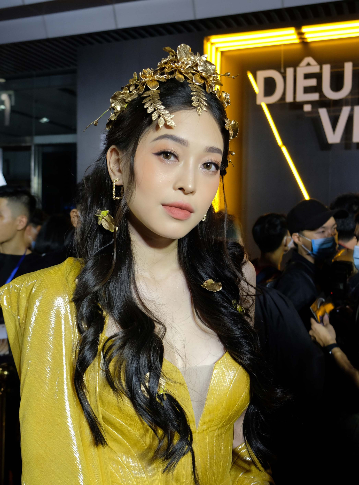 Top 3 HHVN 2020 và dàn người đẹp khoe sắc trên thảm đỏ WeChoice 2020 ảnh 7