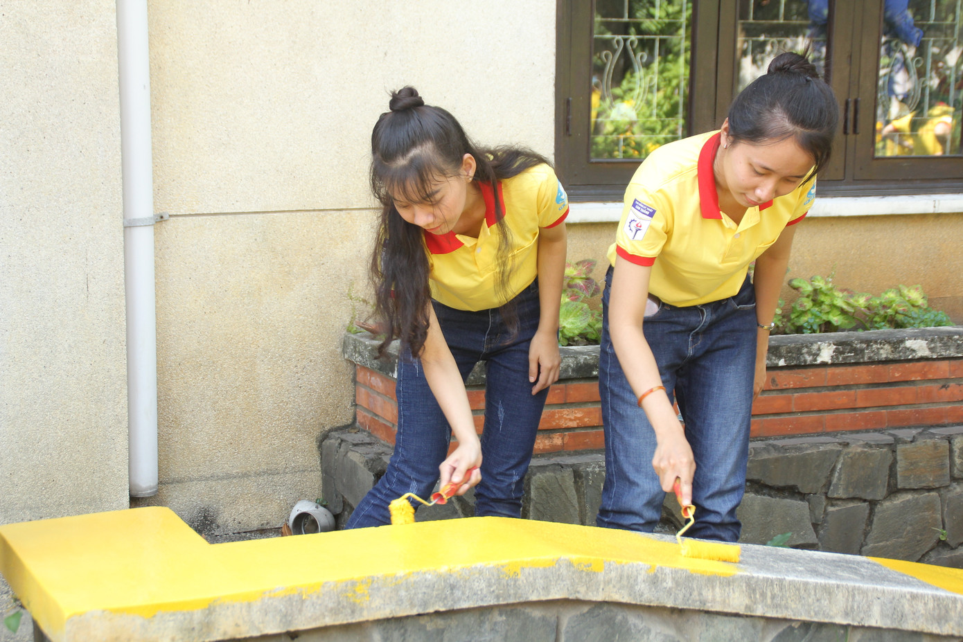 Ra quân Xuân tình nguyện, bạn trẻ TPHCM hiến máu, chỉnh trang viện dưỡng lão ảnh 8