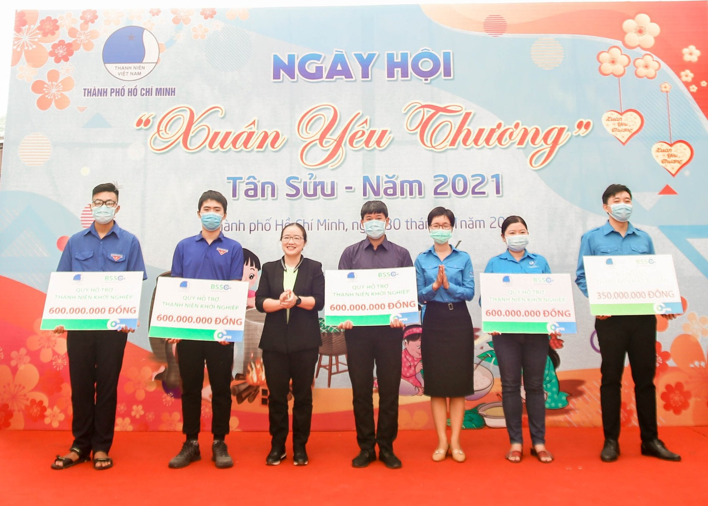 'Xuân yêu thương' tặng quà Tết cho người dân có hoàn cảnh khó khăn ảnh 4