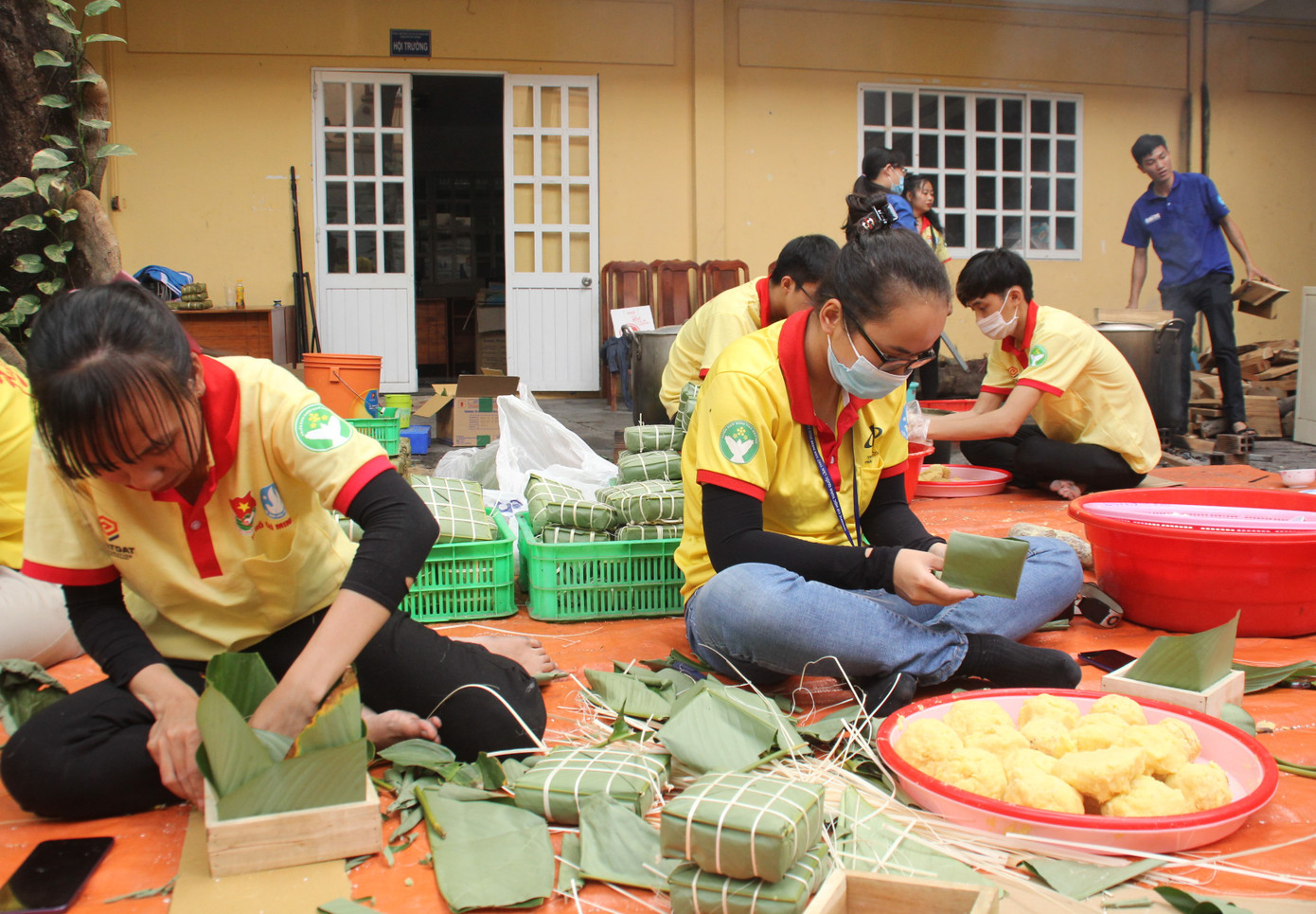 'Xuân yêu thương' tặng quà Tết cho người dân có hoàn cảnh khó khăn ảnh 5
