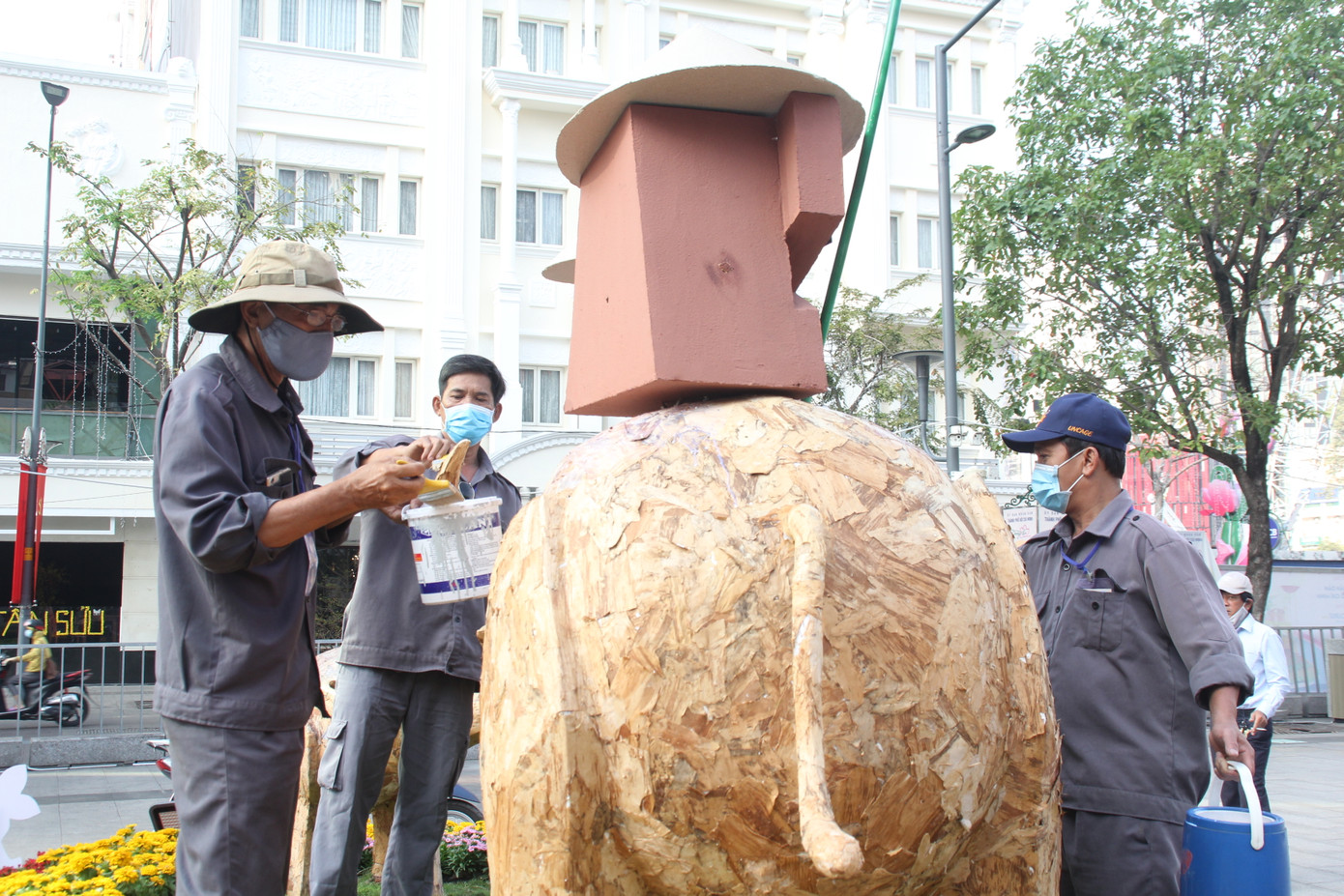 Đường hoa Nguyễn Huệ mở cửa đón khách từ sáng 10/2, yêu cầu không bỏ khẩu trang chụp hình, selfie ảnh 8