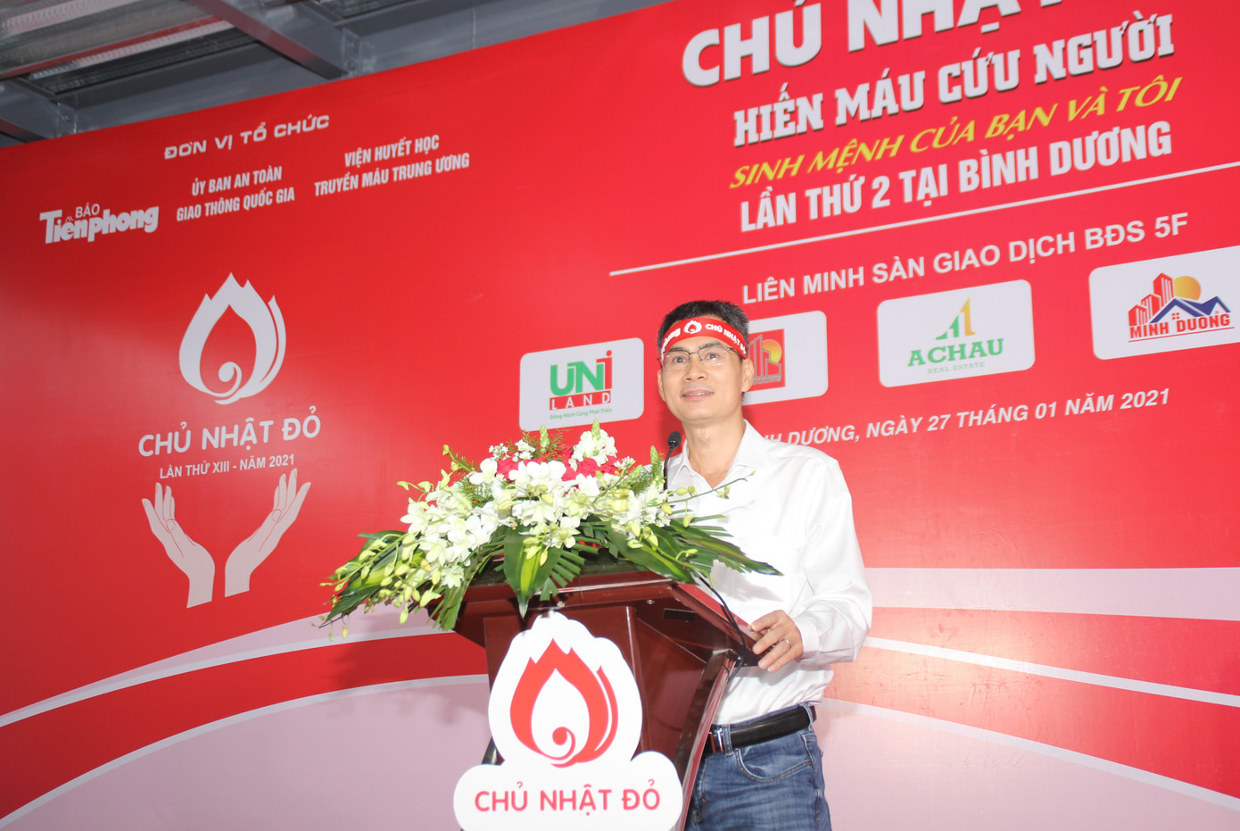 Rộn ràng ngày hội hiến máu Chủ nhật Đỏ trên đất Thủ ảnh 3