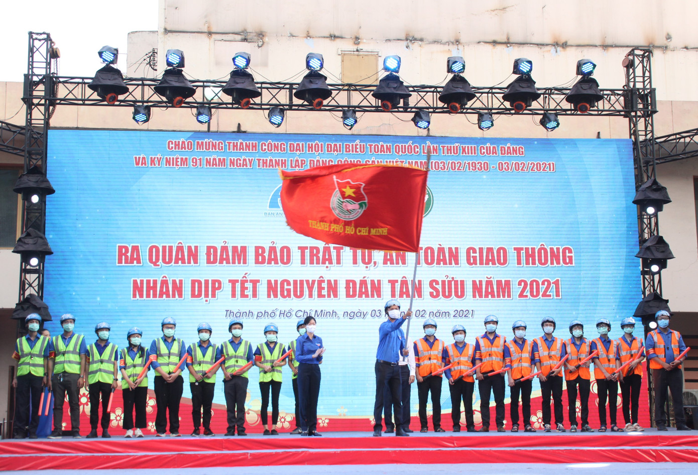 Tuổi trẻ TPHCM hưởng ứng 'Ngày thanh niên cùng hành động' ảnh 1