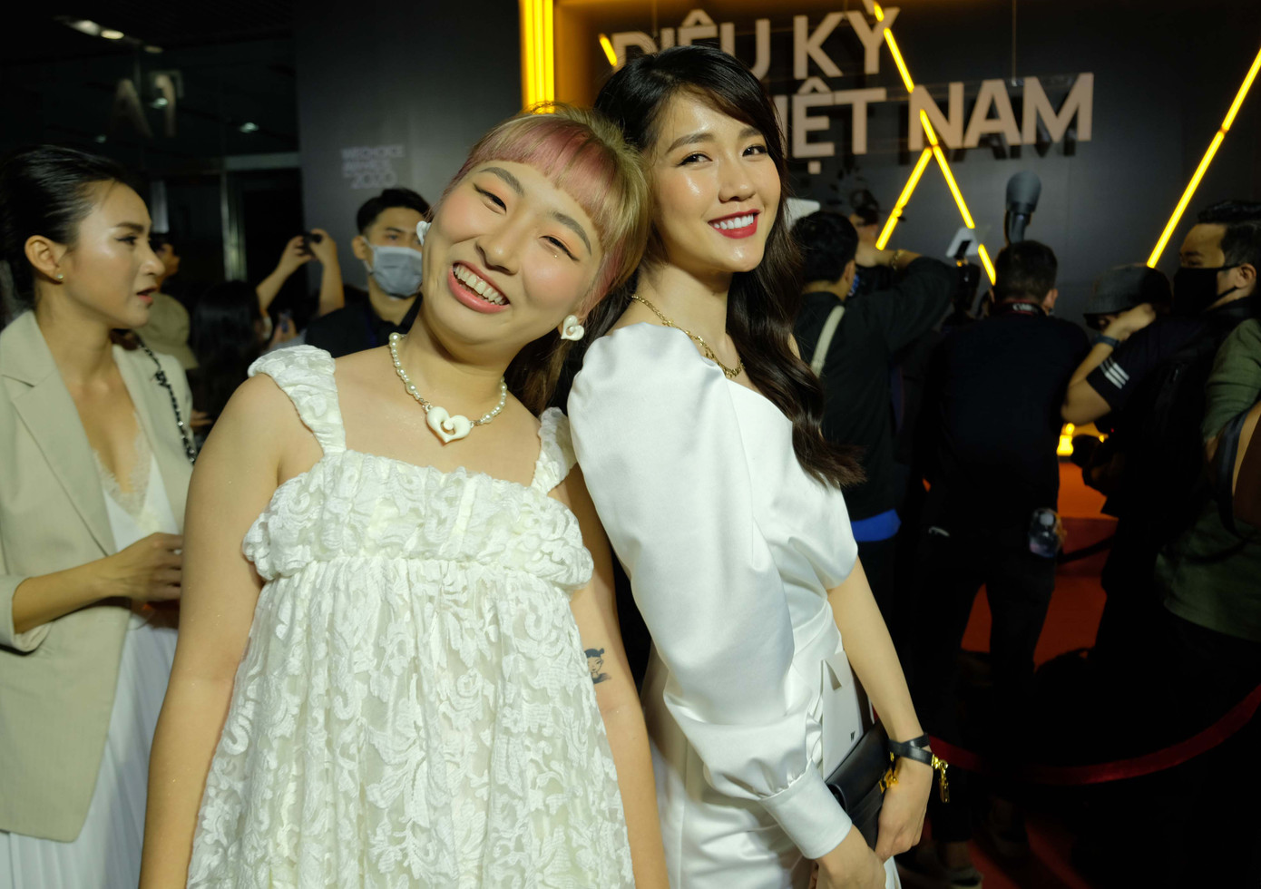 Top 3 HHVN 2020 và dàn người đẹp khoe sắc trên thảm đỏ WeChoice 2020 ảnh 13