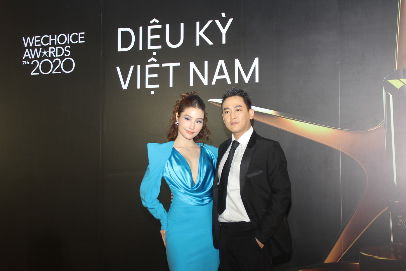 Top 3 HHVN 2020 và dàn người đẹp khoe sắc trên thảm đỏ WeChoice 2020 ảnh 10