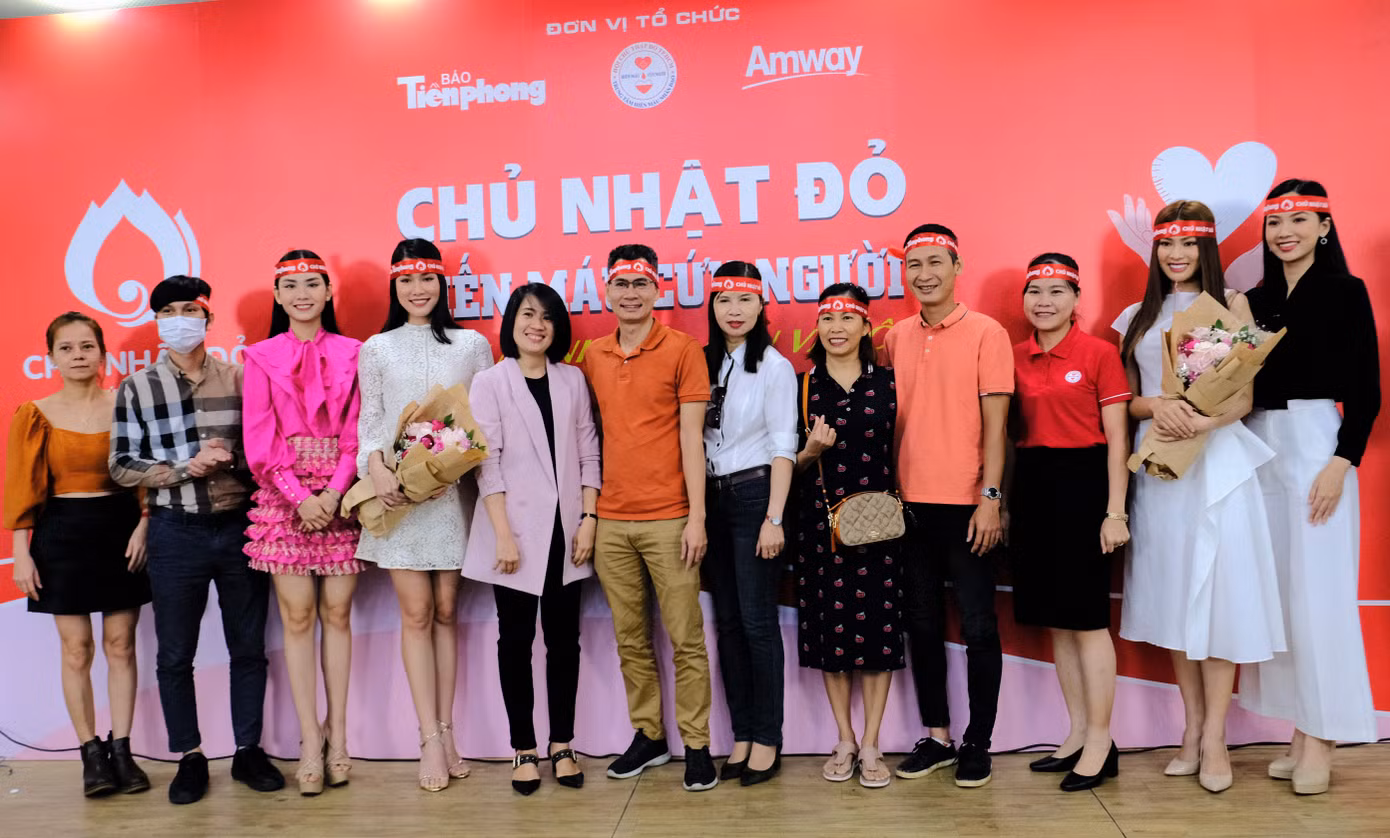 Sôi nổi ngày hội hiến máu Chủ nhật Đỏ 2021 tại TPHCM ảnh 2