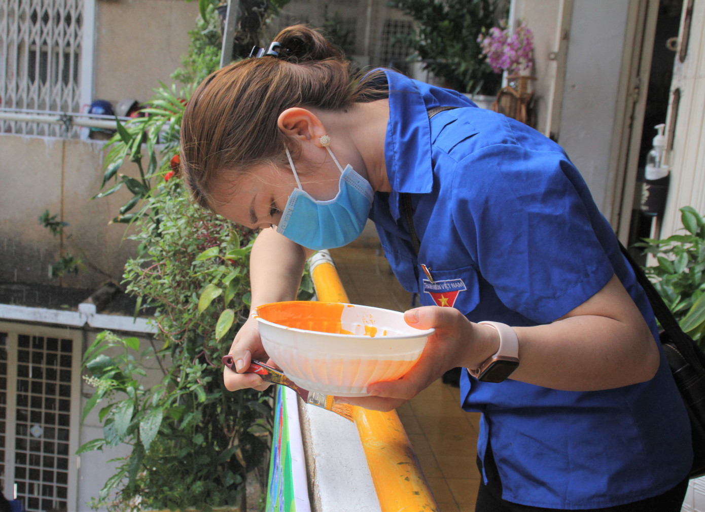 Khởi động Tháng Thanh niên, bạn trẻ TPHCM làm đẹp chung cư, cùng đẩy lùi COVID-19 ảnh 2