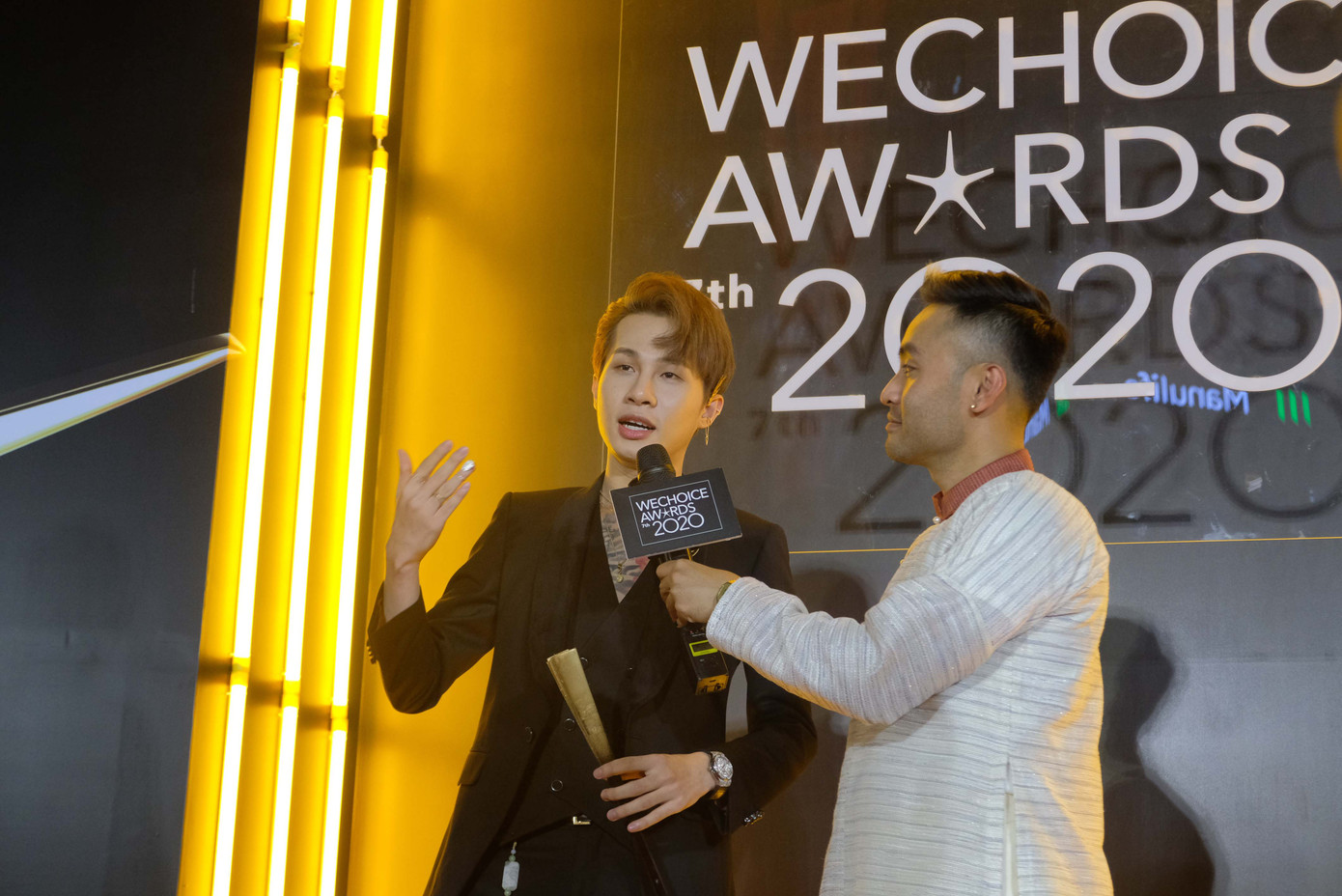 Top 3 HHVN 2020 và dàn người đẹp khoe sắc trên thảm đỏ WeChoice 2020 ảnh 6