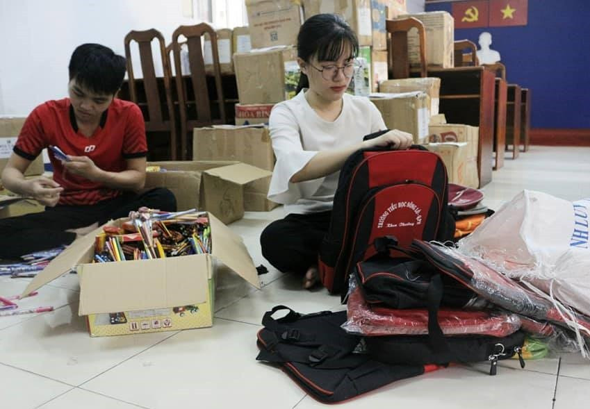 'Hành trình hoa nhân ái' chia sẻ quà ấm tình với bà con vùng khó Đắk Nông ảnh 5