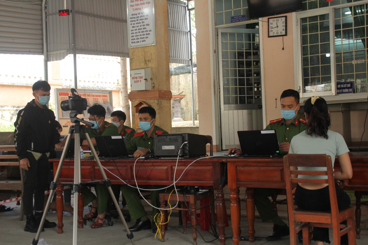 Làm căn cước công dân 'xuyên trưa, xuyên cuối tuần' trước nhu cầu tăng của người dân sau Tết ảnh 4