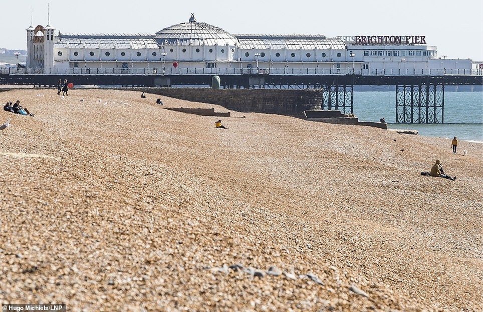 Tranh cãi gay gắt về kế hoạch nới lỏng lệnh phong tỏa của Vương quốc Anh ảnh 1