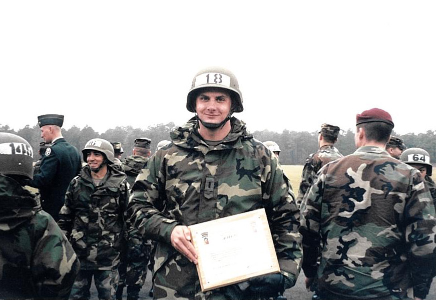 Cựu sĩ quan đặc nhiệm Mỹ bị bắt với cáo buộc làm gián điệp cho Nga ảnh 1