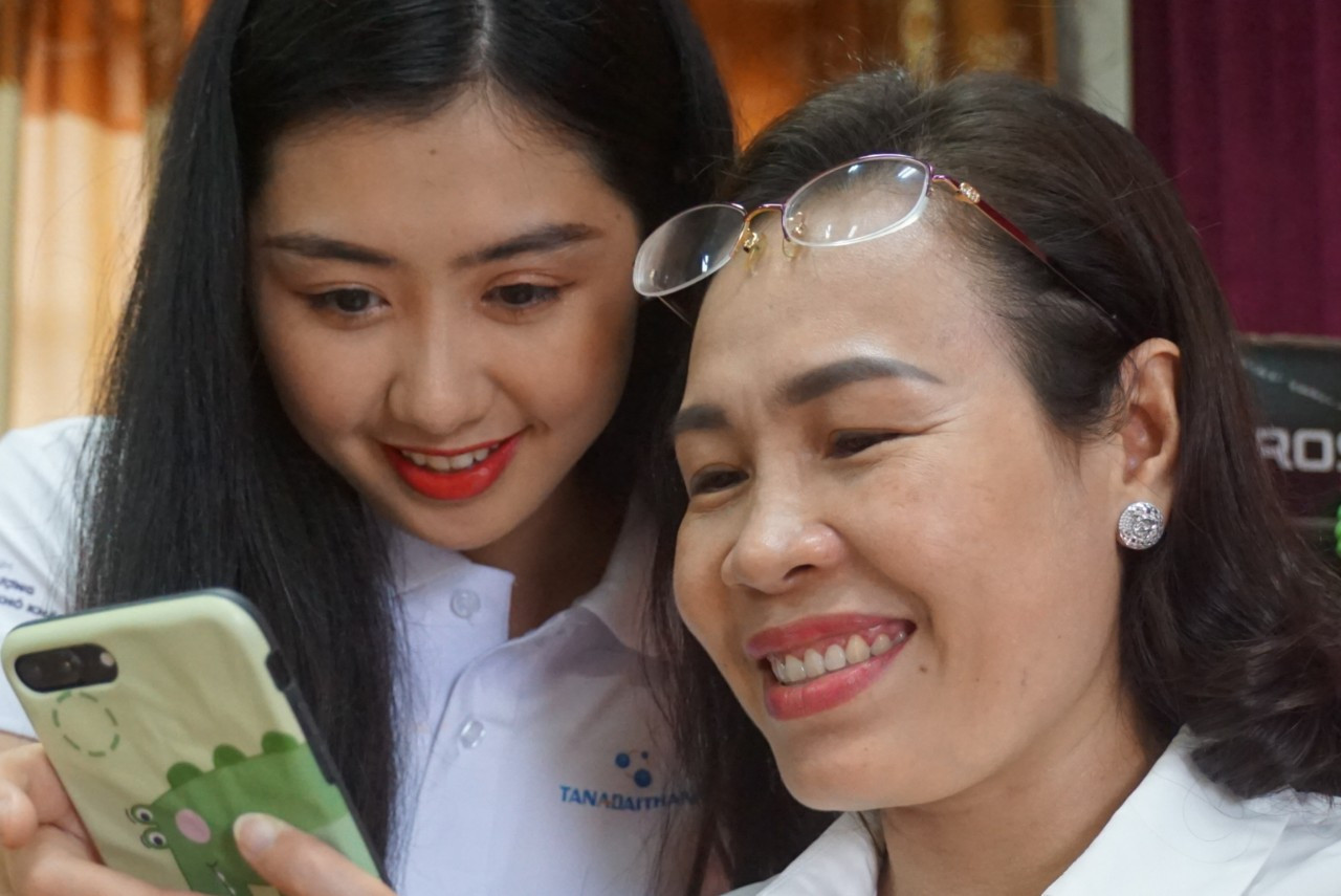 Vẻ đằm thắm của Người đẹp truyền thông Phạm Ngọc Linh ở huyện miền núi Quảng Bình ảnh 6