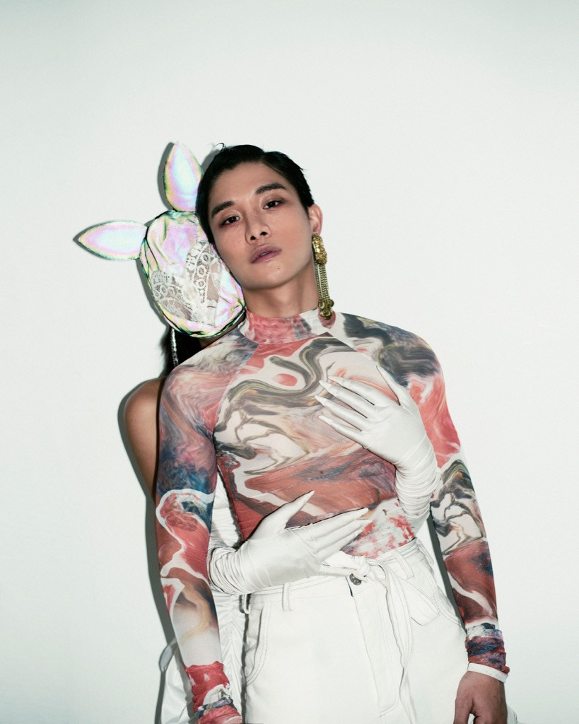 Châu Bùi xuất hiện lạ lẫm với trang phục jumpsuit đầy ma mị trong MV của JUUN D ảnh 3