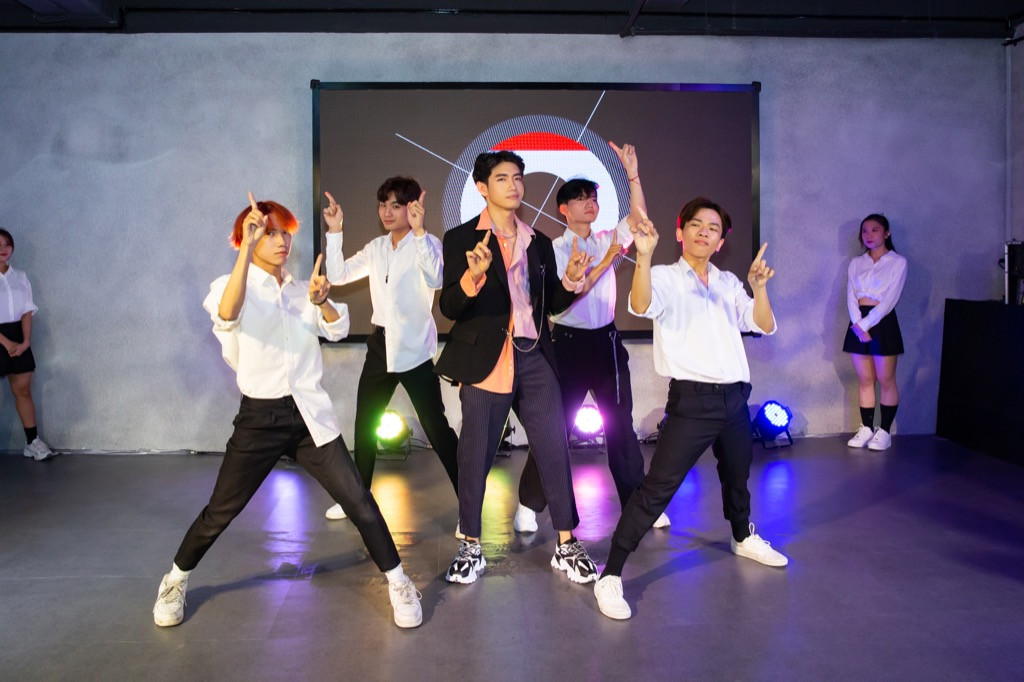 Quang Đăng hạnh phúc khi được ERIK, Đức Phúc “nhảy bè” trong “Người ơi người ở đừng về“ ảnh 3