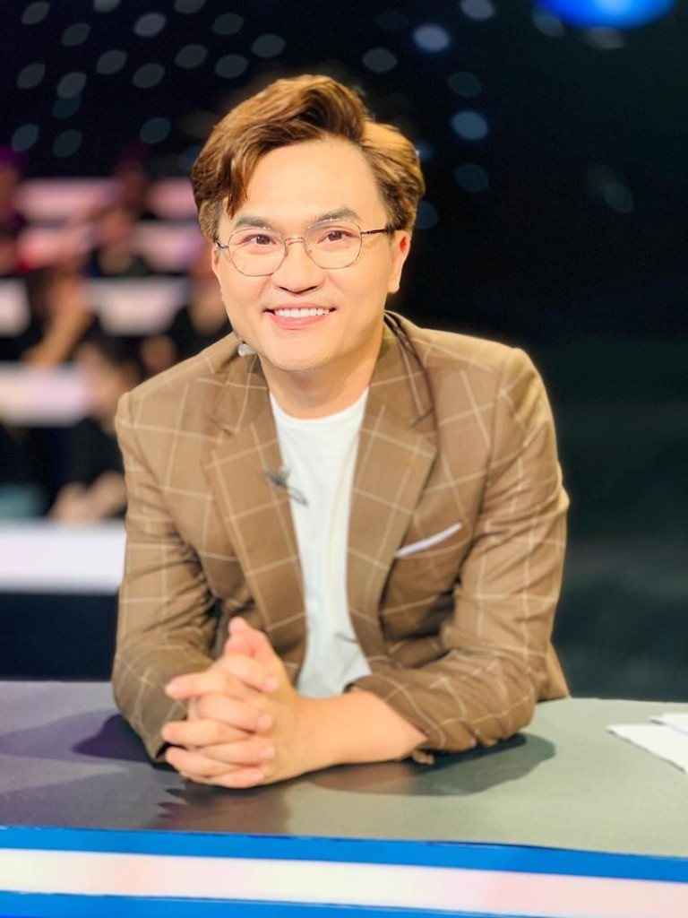 Lynk Lee bất ngờ “cải trang” thành nam giới trong “Gương Mặt Thân Quen 2020“? ảnh 2