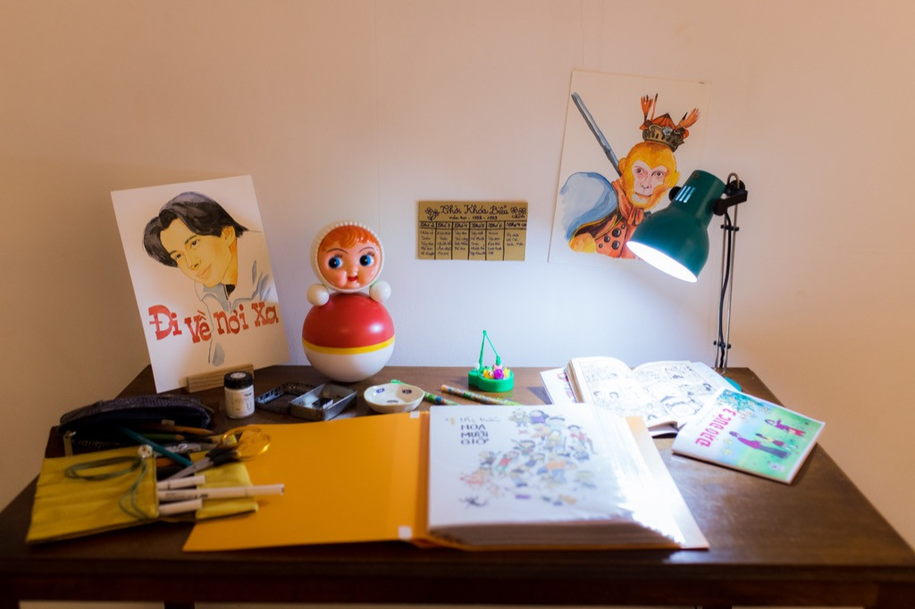 Triển lãm “Thị trấn Hoa Mười Giờ”: Tặng bản thân một vé về miền kí ức tuổi thơ ảnh 6