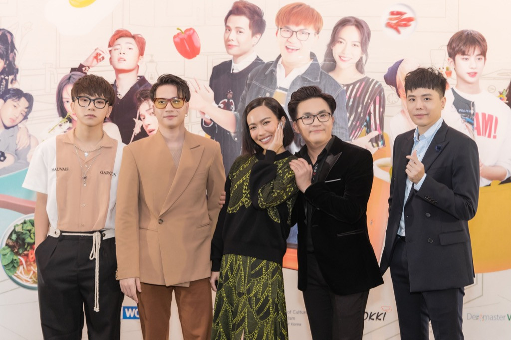 S.T Sơn Thạch ghen tị với Trịnh Thăng Bình, muốn có dịp nấu cơm tấm cùng Nancy (MOMOLAND) ảnh 3