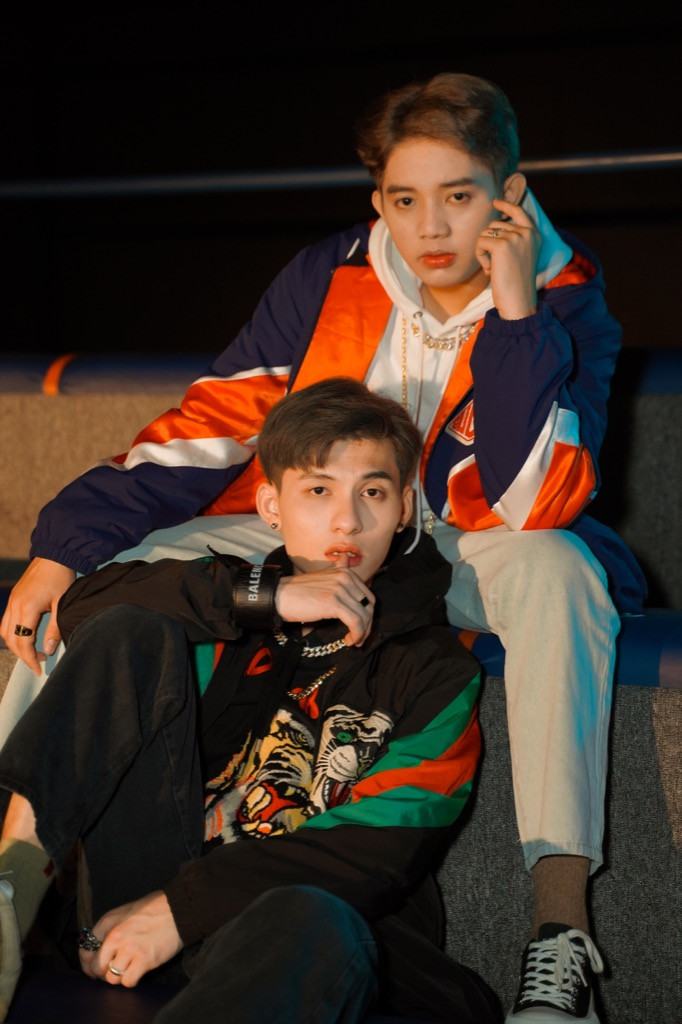 X2X mang sàn nhảy thập niên 90 vào MV mới, mong được Ngô Thanh Vân để ý ảnh 5