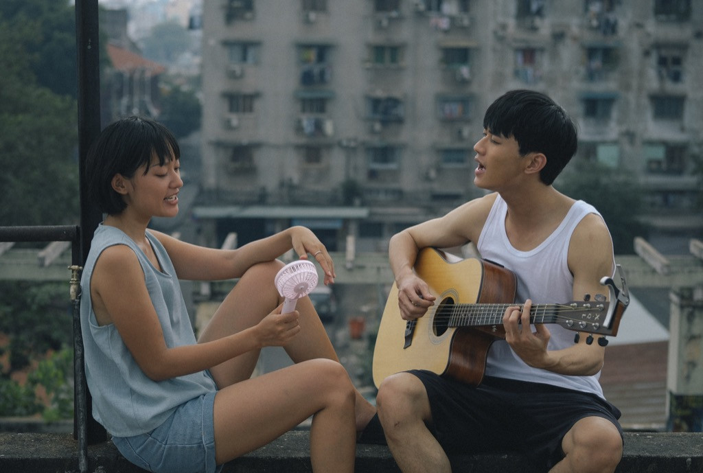 Thảm đỏ “Sài Gòn trong cơn mưa”: Bảo Anh, Diệu Nhi thân thiết, Wowy diện kính đen cực ngầu ảnh 2