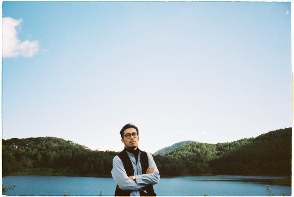 Ngưng tiếc nuối những điều tốt đẹp từ quá khứ, cùng Vũ. “Bước Qua Mùa Cô Đơn” ảnh 3