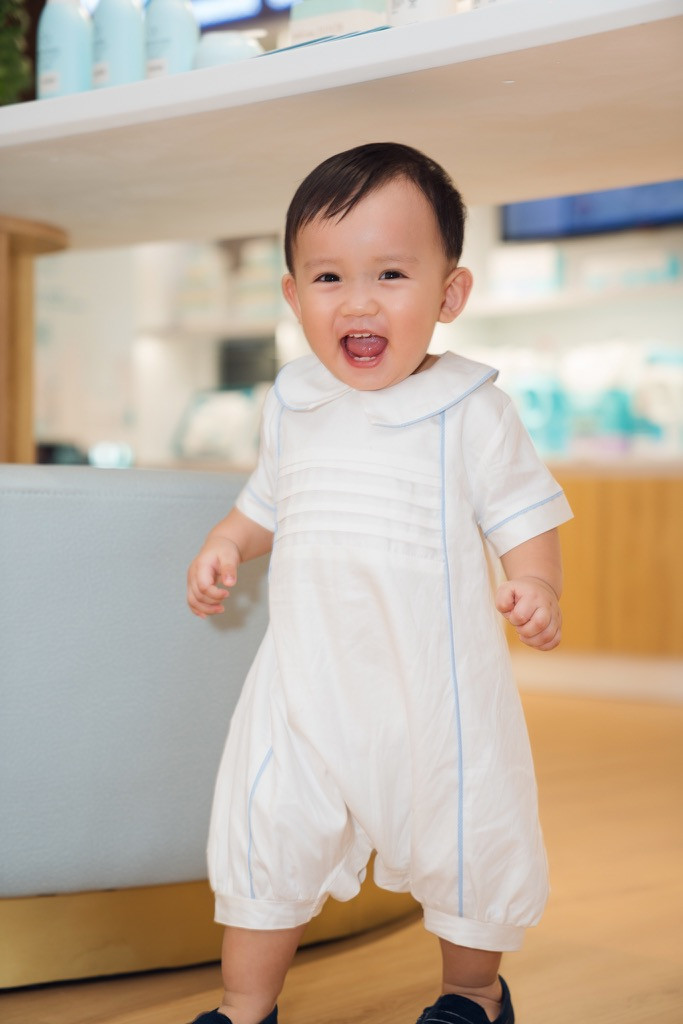 Lần hiếm hoi “ông bố bỉm sữa” Tiến Đạt khoe con trai kháu khỉnh tại sự kiện ảnh 2