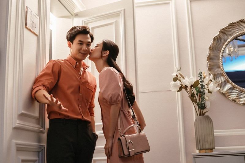 Hé lộ hậu trường đáng yêu giữa Jun Vũ và Anh Tú trong phim “Chìa Khoá Trăm Tỷ“ ảnh 2