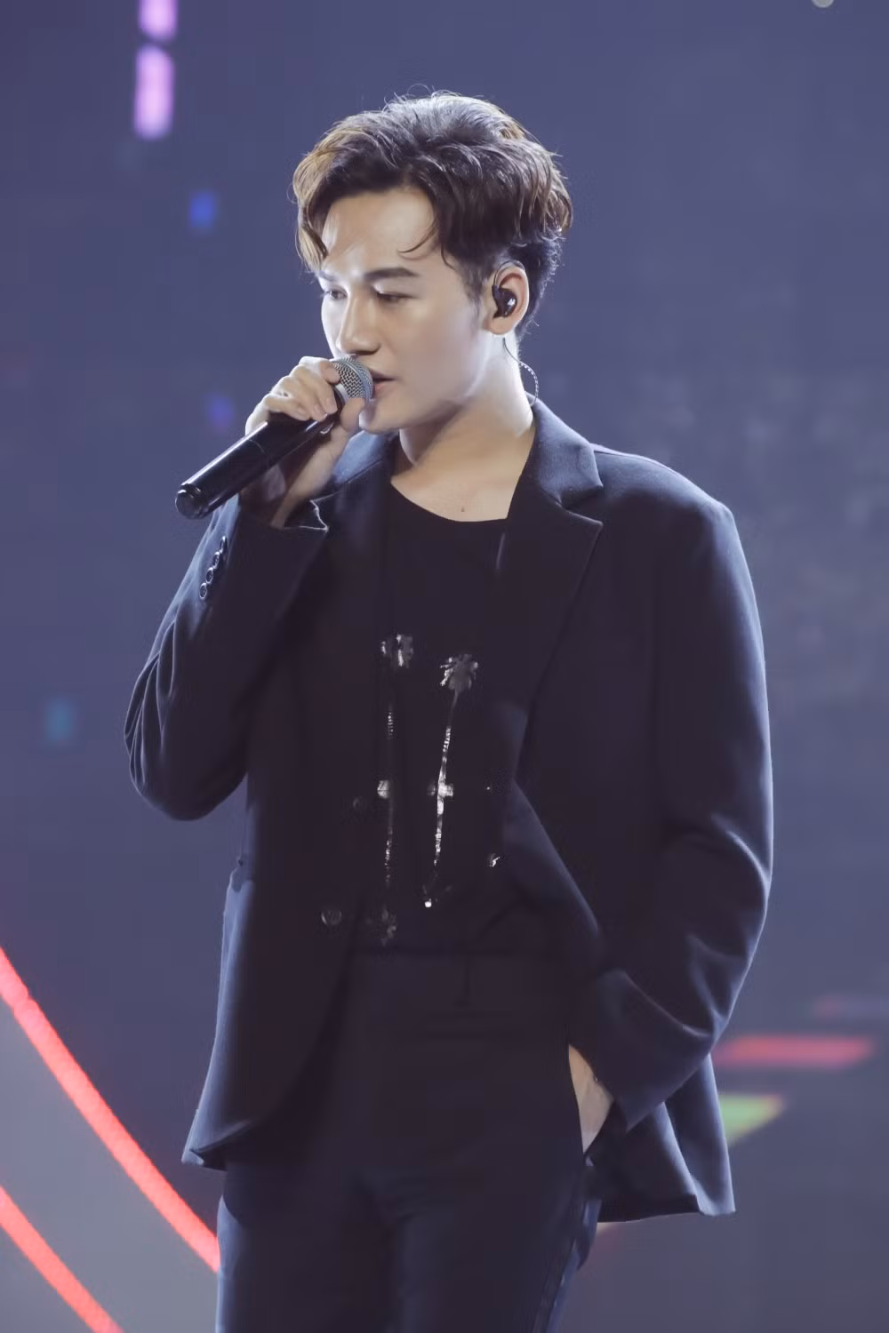 Thiều Bảo Trâm hóa công chúa ngọt ngào tỏa sáng trên sân khấu V Heartbeat ảnh 8