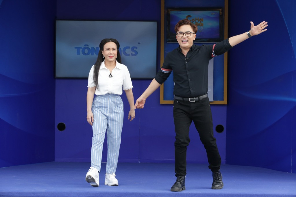 Hơn 50 người nổi tiếng chung tay mang “Cơ hội đổi đời” đến cho những hoàn cảnh khó khăn ảnh 1