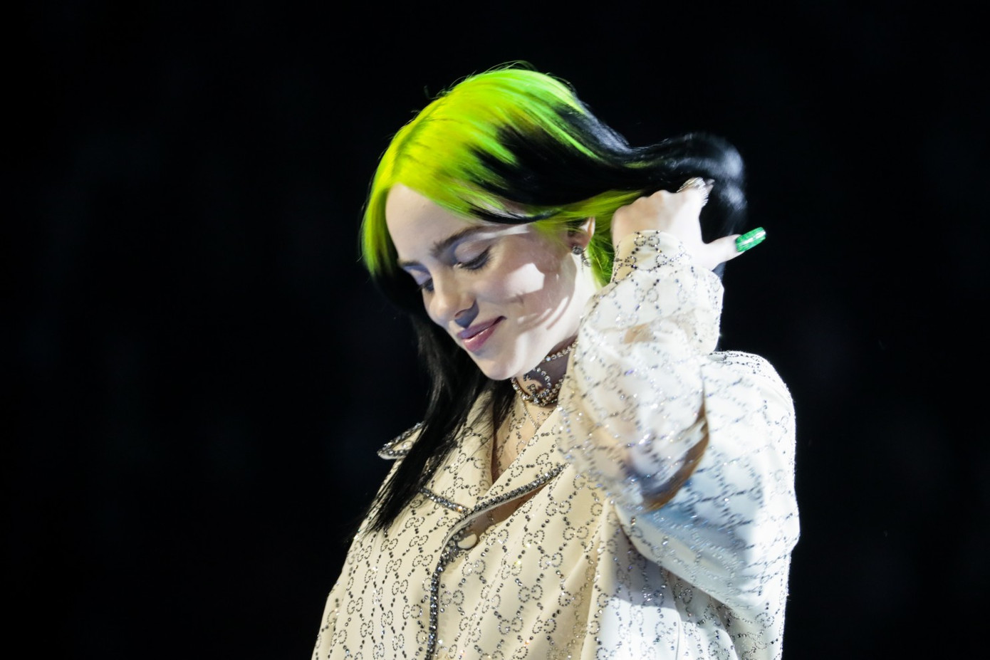 Billie Eilish ra mắt phim tài liệu, “vén màn” những góc khuất sau hào quang tuổi 17 ảnh 4