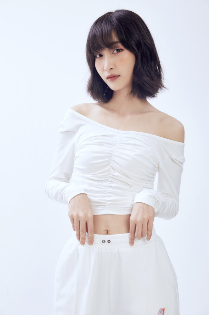 Juky San cover “Hành Tinh Ánh Sáng” của Vũ Cát tường trên nền guitar mộc mạc ảnh 4