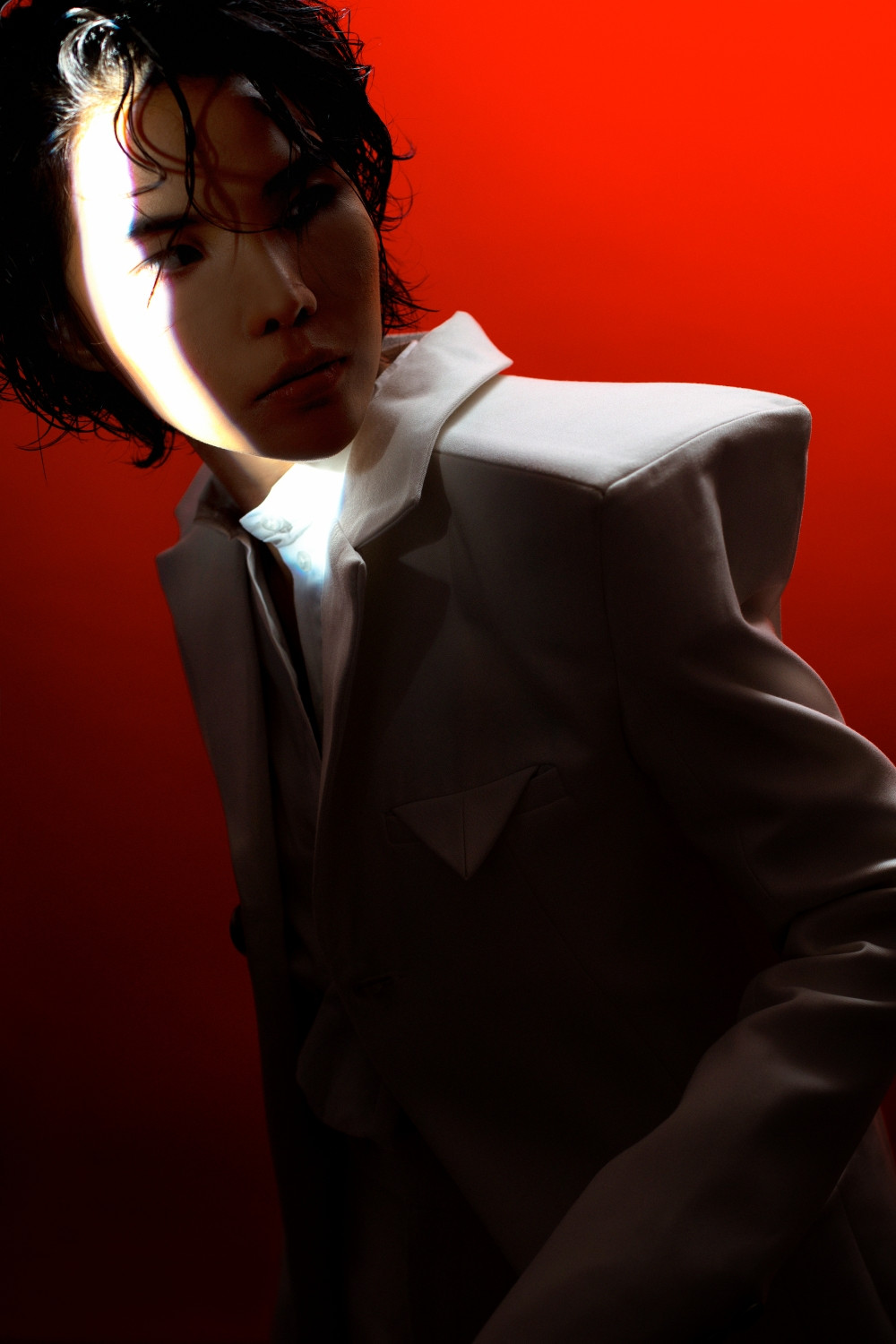 Vũ Cát Tường đưa khán giả lên vũ trụ của riêng mình trong E.P “Một Triệu Năm Ánh Sáng” ảnh 2