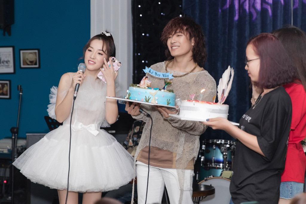 Không ngại lời đồn, Puka làm MC đặc biệt cho đêm nhạc riêng của Gin Tuấn Kiệt ảnh 3