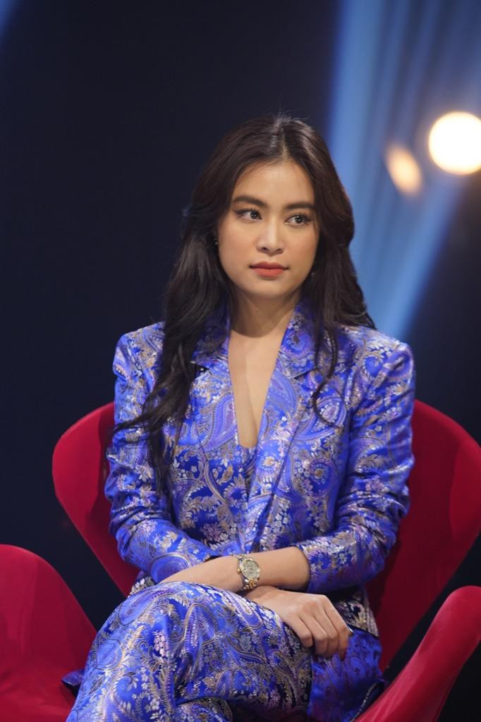 Hoàng Thùy Linh gây bất ngờ khi tiết lộ hơn 30 tuổi vẫn để mẹ quản lý thu nhập ảnh 2