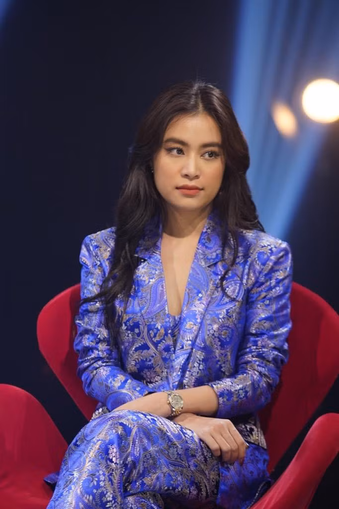 Hoàng Thùy Linh gây bất ngờ khi tiết lộ hơn 30 tuổi vẫn để mẹ quản lý thu nhập ảnh 2