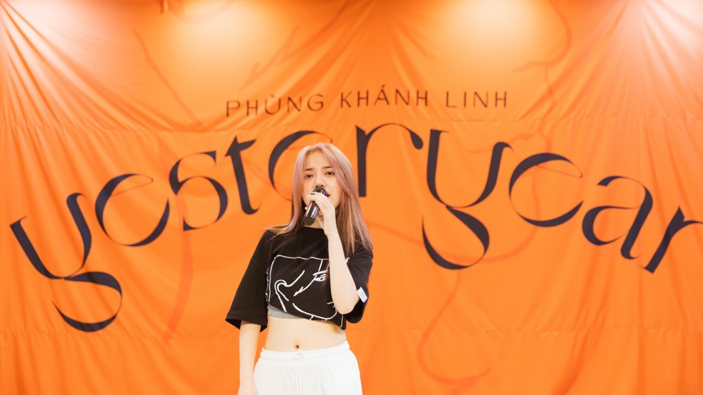 Clip: Phùng Khánh Linh dốc sức tập vũ đạo, vui mừng vì showcase đã “cháy vé“ ảnh 1
