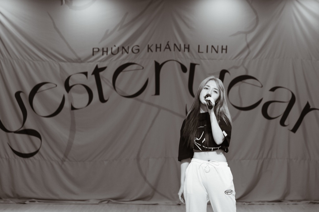 Clip: Phùng Khánh Linh dốc sức tập vũ đạo, vui mừng vì showcase đã “cháy vé“ ảnh 6