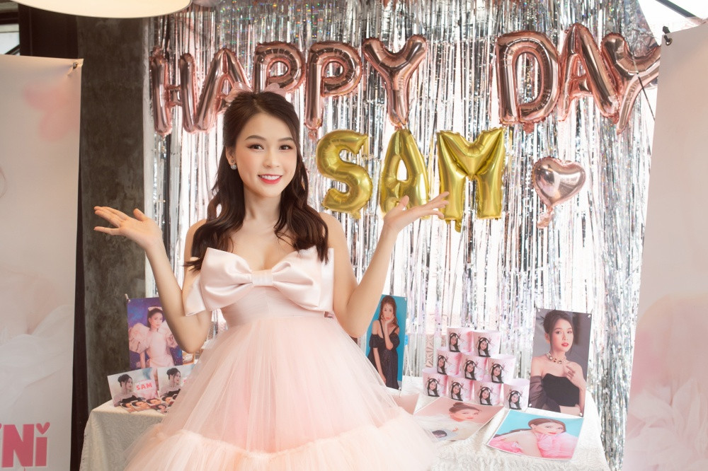 Sam đón tuổi mới hạnh phúc bên “người yêu tin đồn” Ngô Kiến Huy - Jun Phạm ảnh 4