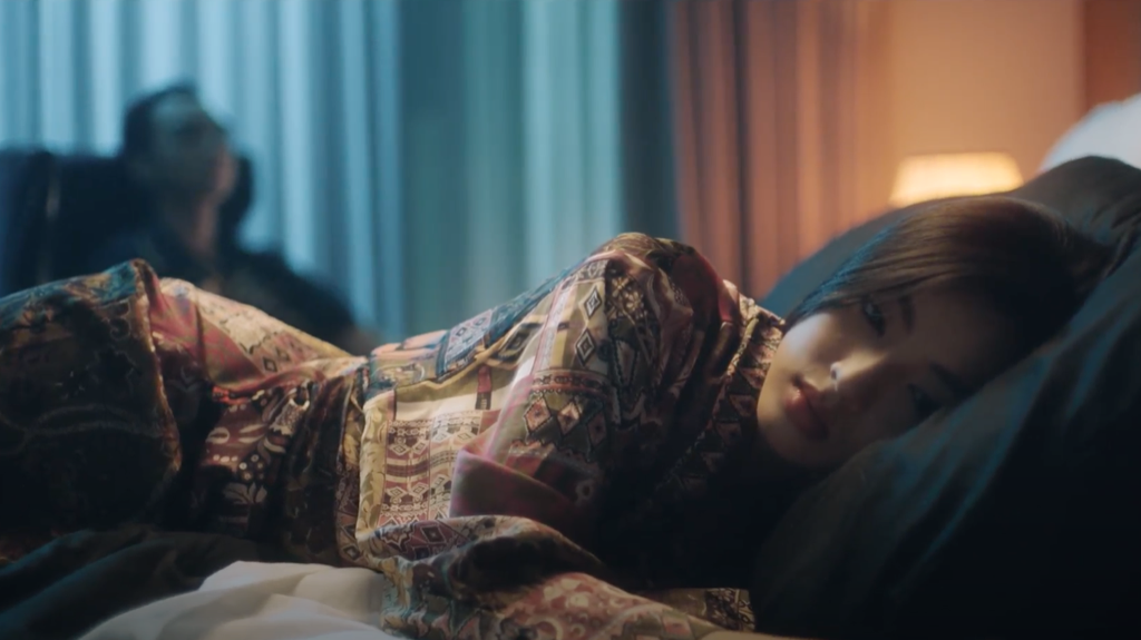 Tạm gác hình tượng “bad boy”, Soobin Hoàng Sơn hóa “trai mơ” trong MV “Tháng Năm“ ảnh 4