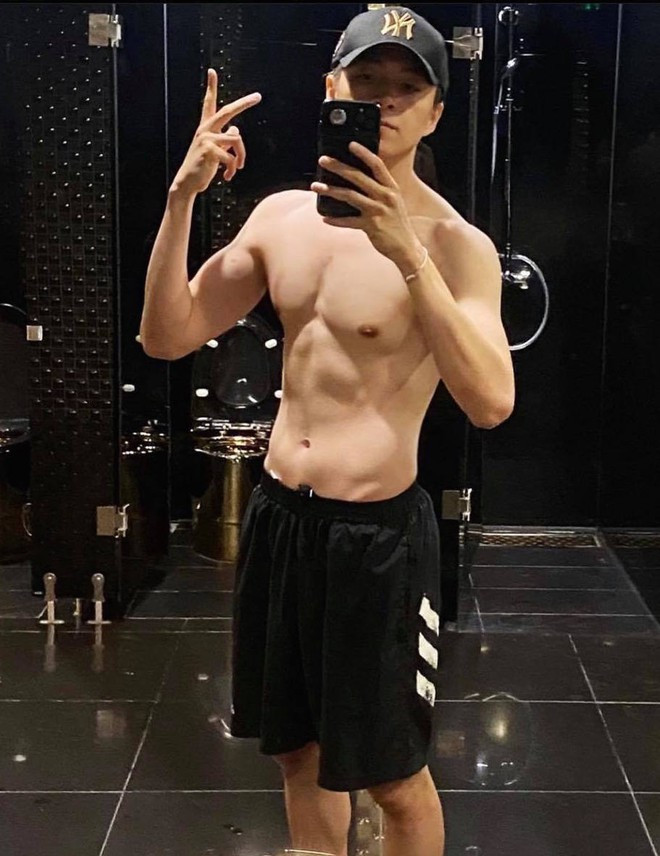 Ngô Kiến Huy lần đầu chia sẻ về tin đồn "chơi bời khiến ngoại hình gầy gò, hốc hác" ảnh 3