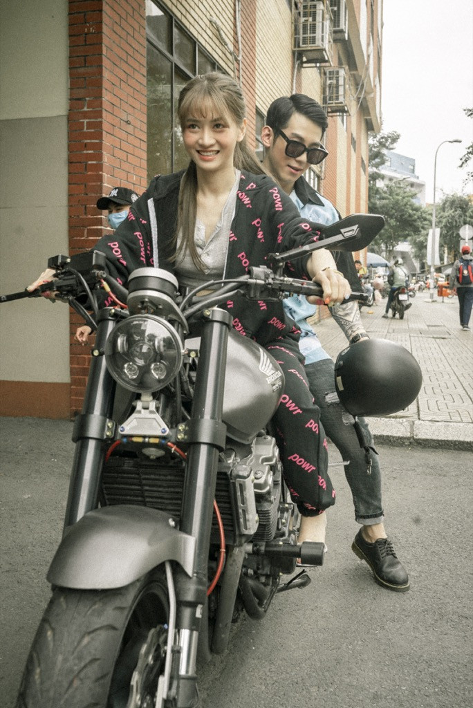 Huy Khánh, Maya, BB Trần, Hải Triều... góp mặt trong MV Ballad cảm xúc của Hoài Lâm ảnh 2