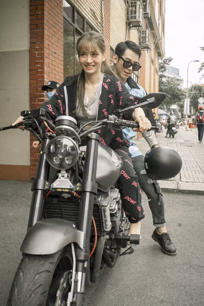Huy Khánh, Maya, BB Trần, Hải Triều... góp mặt trong MV Ballad cảm xúc của Hoài Lâm ảnh 2