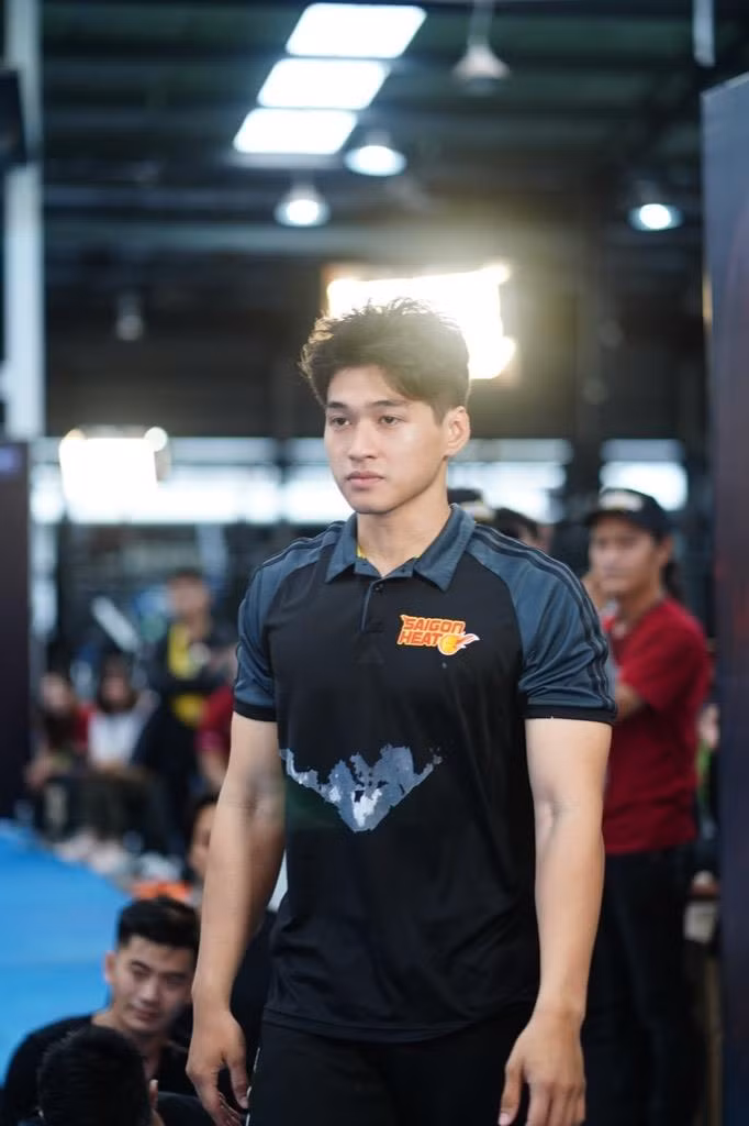 Vượt qua 700 ứng viên, hot boy đóng MV của Trung Quân Idol lọt Top 10 ứng viên cho VINAMAN ảnh 7
